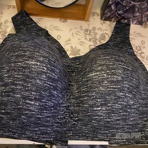 COPY - Victoria’s Secret Sports Bra Victoria Sport 38 DD
